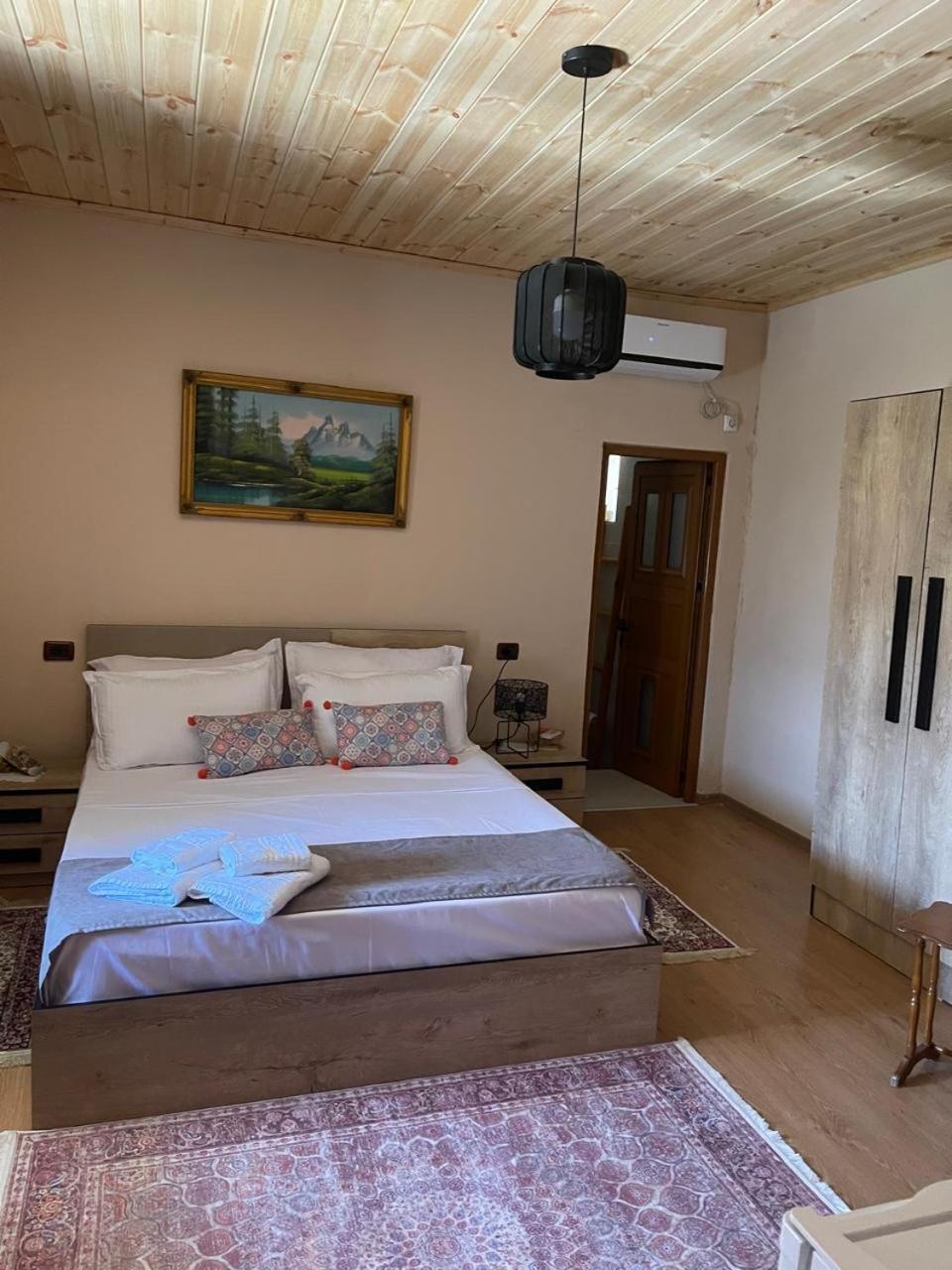 Alva Room'S Gjirokastër Extérieur photo